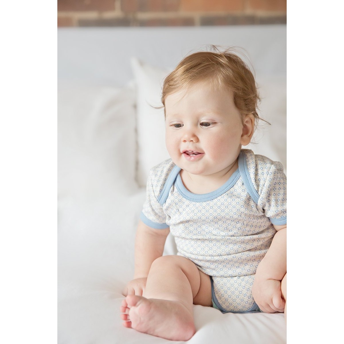 Little Boy Blue Short Sleeve Bodysuit - Sapling Child Canada